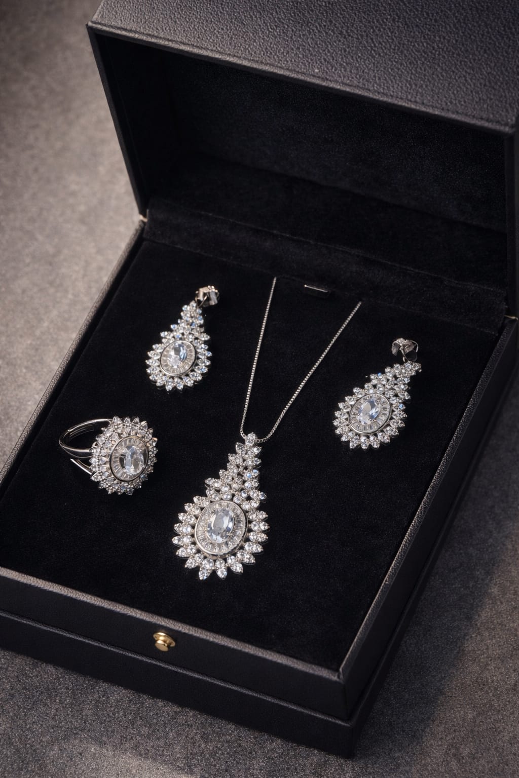 neckelce +tops